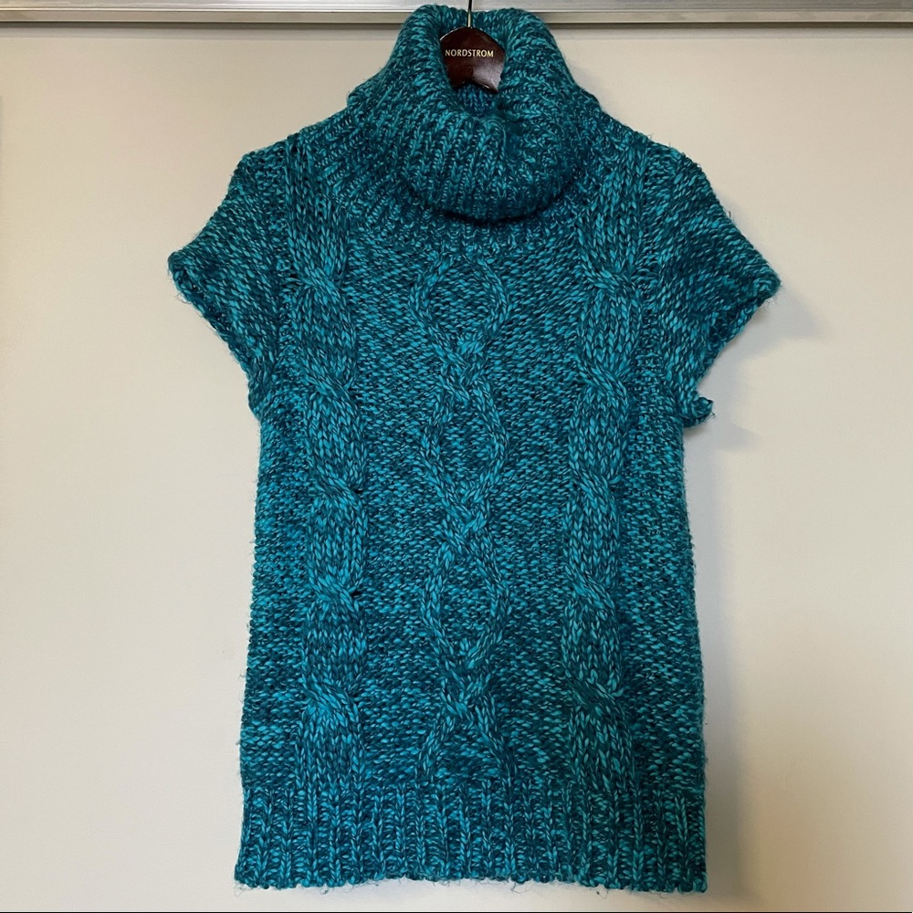 New York Confess Cable Knit Cowl Neck Sleeveless / short sleeve sweater, medium
